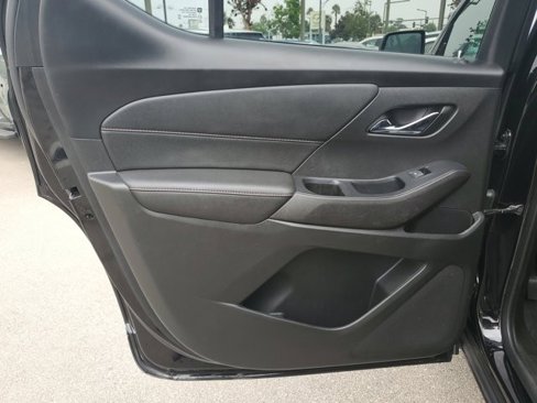 Used 2022 Chevrolet Traverse RS image 17