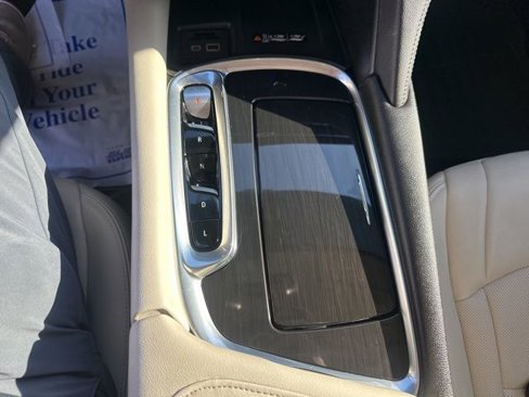 Used 2023 Buick Enclave Essence image 26