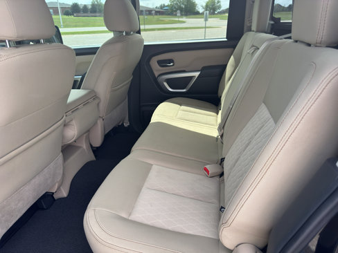 Used 2017 Nissan Titan SV image 16