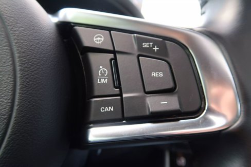 Used 2018 Jaguar XE Prestige image 39