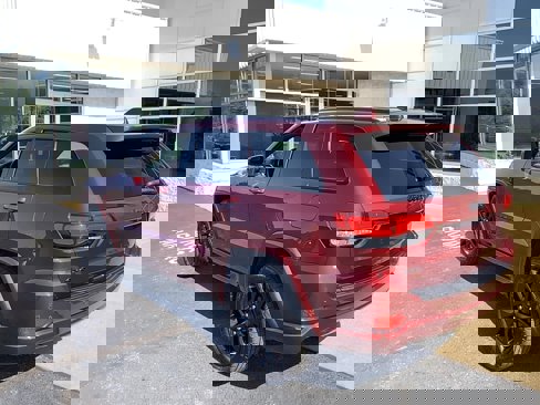 Certified 2020 Jeep Grand Cherokee Altitude image 9