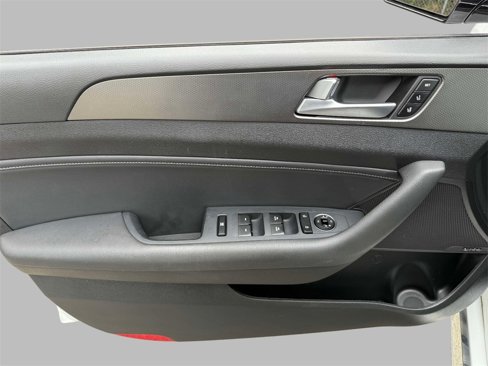 Used 2017 Hyundai Sonata Limited 2.0T image 19