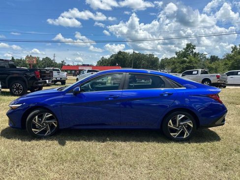 Used 2024 Hyundai Elantra SEL w/ Convenience Package image 11