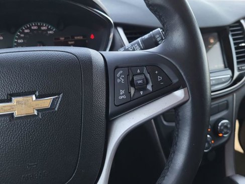 Used 2018 Chevrolet Trax LT w/ Redline Edition image 26