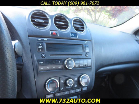 Used 2010 Nissan Altima Hybrid Sedan image 11