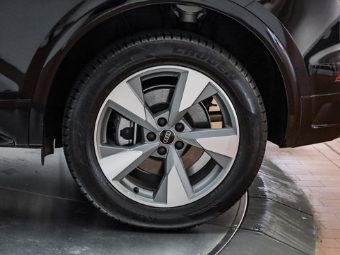 Certified 2024 Audi Q5 2.0T Premium Plus image 11