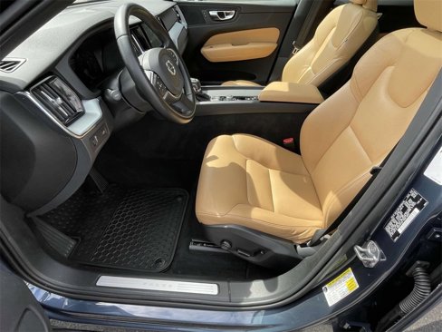 Used 2020 Volvo XC60 T6 Momentum image 14