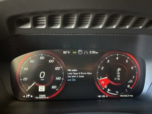 Used 2019 Volvo XC90 T6 Momentum w/ Advanced Package image 13