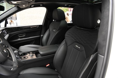 Used 2024 Bentley Bentayga image 9