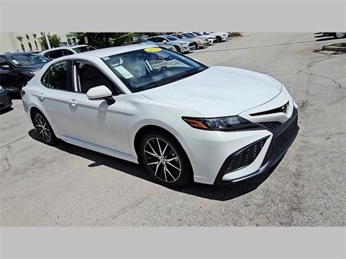 Used 2023 Toyota Camry SE image 28