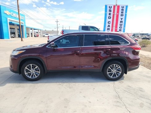 Used 2019 Toyota Highlander XLE image 7