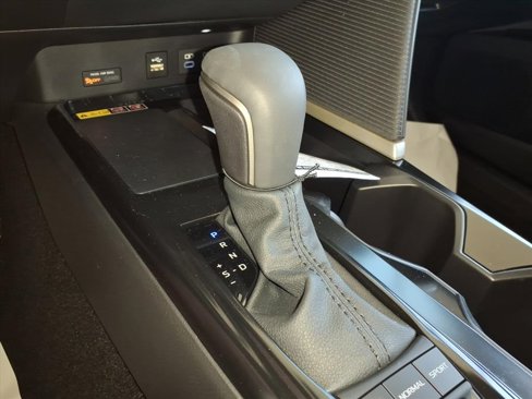 New 2025 Toyota Camry SE image 28