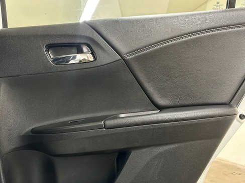 Used 2015 Honda Accord Sport image 18