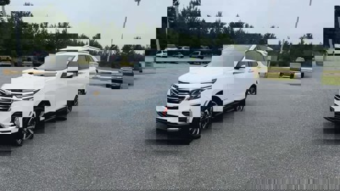 Used 2024 Chevrolet Equinox Premier image 4