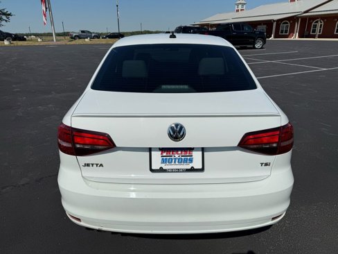 Used 2016 Volkswagen Jetta Sport image 7