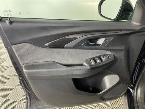Used 2021 Chevrolet TrailBlazer LT w/ Convenience Package image 9