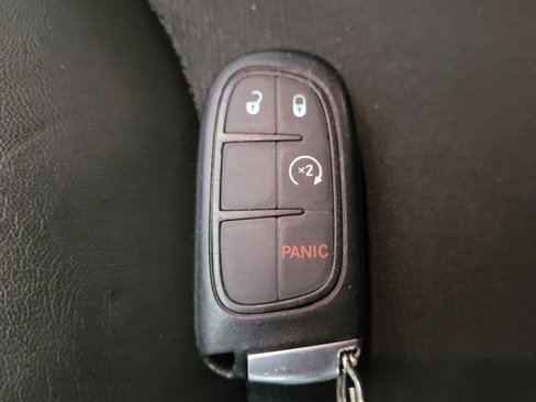 Used 2020 Jeep Cherokee Latitude Plus w/ Cold Weather Group image 32