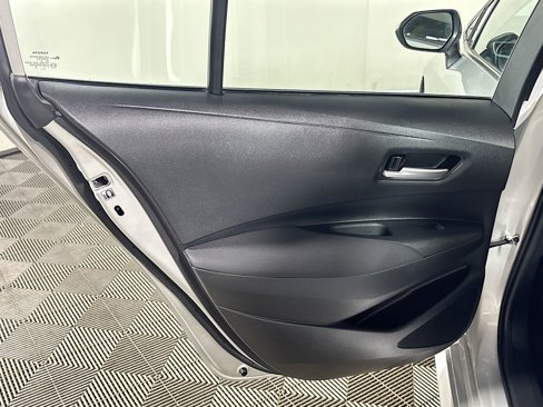 Used 2020 Toyota Corolla LE image 18