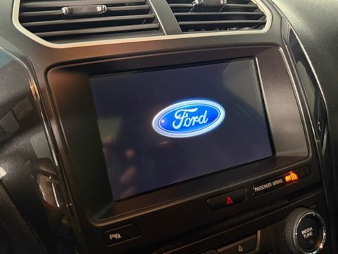 Used 2017 Ford Explorer XLT w/ Equipment Group 202A image 21