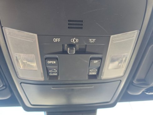 Used 2017 Toyota RAV4 SE image 39