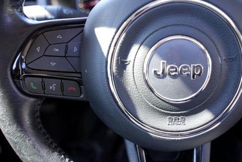 Used 2017 Jeep Renegade Altitude image 37