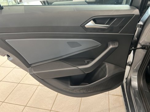 Used 2025 Volkswagen Jetta SE image 15