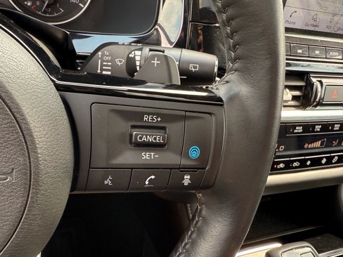 Used 2023 Nissan Pathfinder SL w/ SL Premium Package image 17