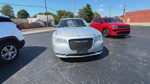 Used 2019 Chrysler 300 Limited image 8