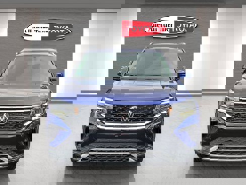 Used 2022 Volkswagen Taos SE image 4