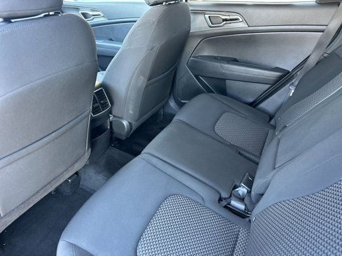 Used 2023 Kia Sportage LX image 11
