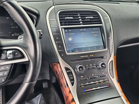 Used 2020 Lincoln Nautilus Reserve w/ Cargo Utility Package image 28