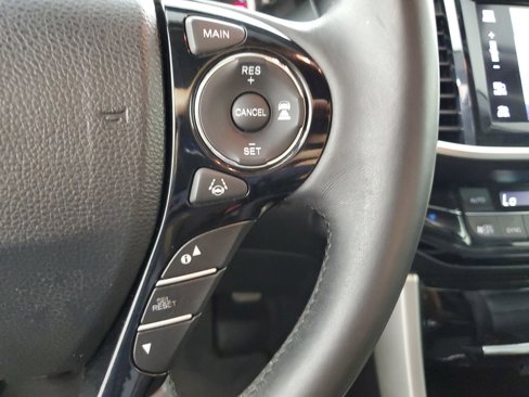 Used 2017 Honda Accord Touring image 23