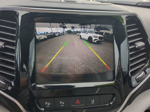 Used 2019 Jeep Cherokee Limited w/ Luxury Group image 21