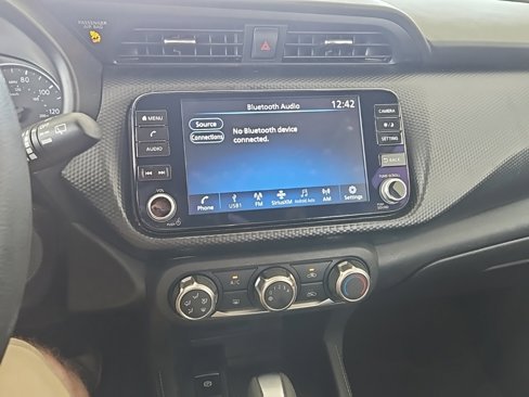 Used 2024 Nissan Kicks SV image 15