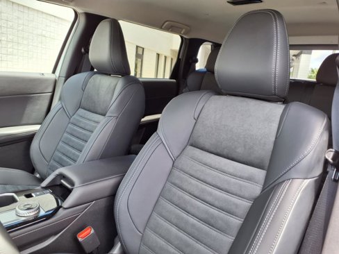 New 2025 Mitsubishi Outlander SE image 7