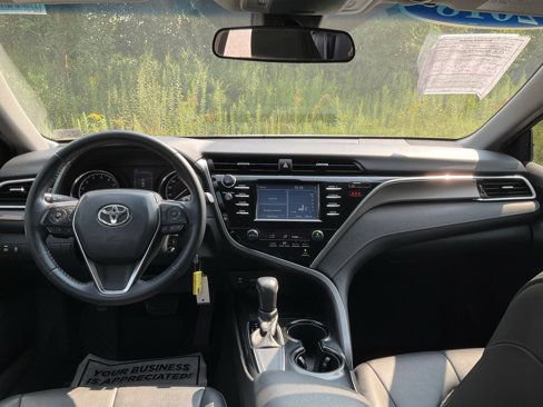 Used 2018 Toyota Camry SE image 16