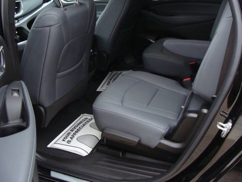 Used 2024 Buick Enclave Essence w/ Technology Package image 17