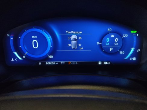 Used 2020 Ford Escape Titanium image 23