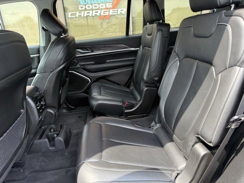 Used 2022 Jeep Grand Cherokee L Limited image 19