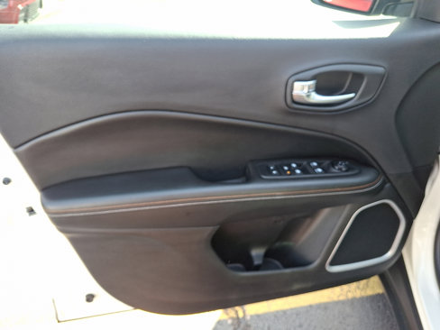 Certified 2018 Jeep Compass Latitude w/ Popular Equipment Group image 12