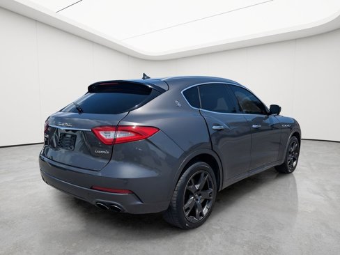 Used 2019 Maserati Levante S image 8