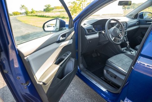 Certified 2022 Volkswagen Taos SE image 6