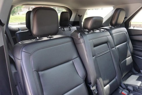 Used 2021 Ford Explorer XLT image 28