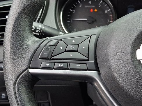Used 2022 Nissan Rogue Sport S image 15