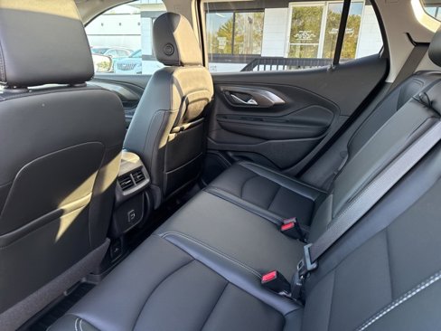 Certified 2022 GMC Terrain SLT w/ Infotainment Package II image 6