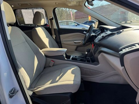Used 2017 Ford Escape SE w/ SE Cold Weather Package image 18