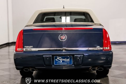 Used 2008 Cadillac DTS Luxury III image 10