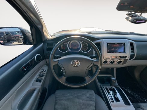 Used 2011 Toyota Tacoma PreRunner image 13