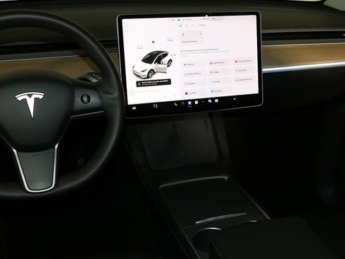 Used 2021 Tesla Model Y Long Range image 15