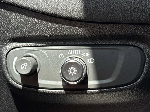 Certified 2019 Chevrolet Equinox LT image 17